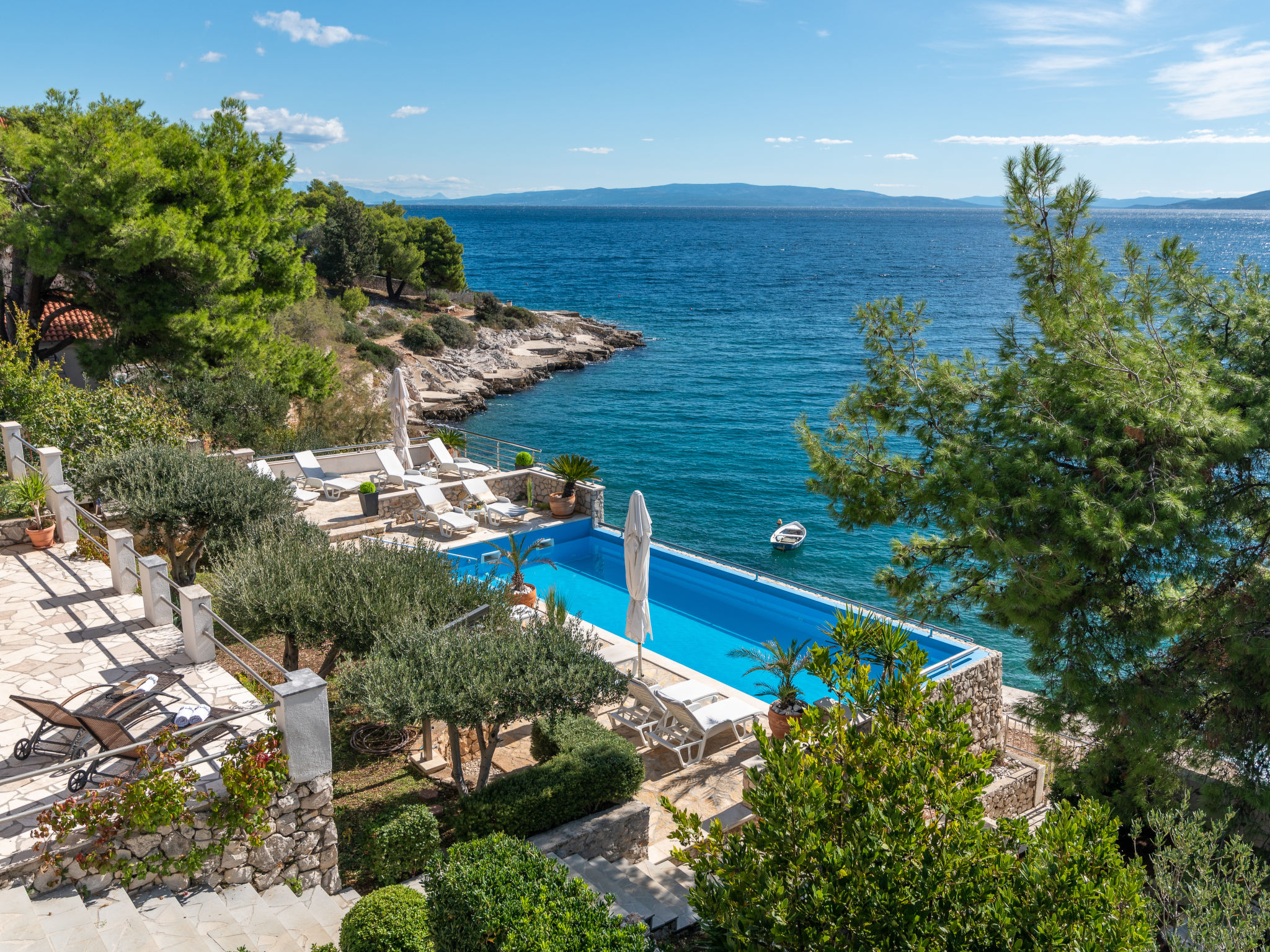 Villa Pinia: Direct aan zee bij Trogir met privézwembad en weids uitzicht - foto 14