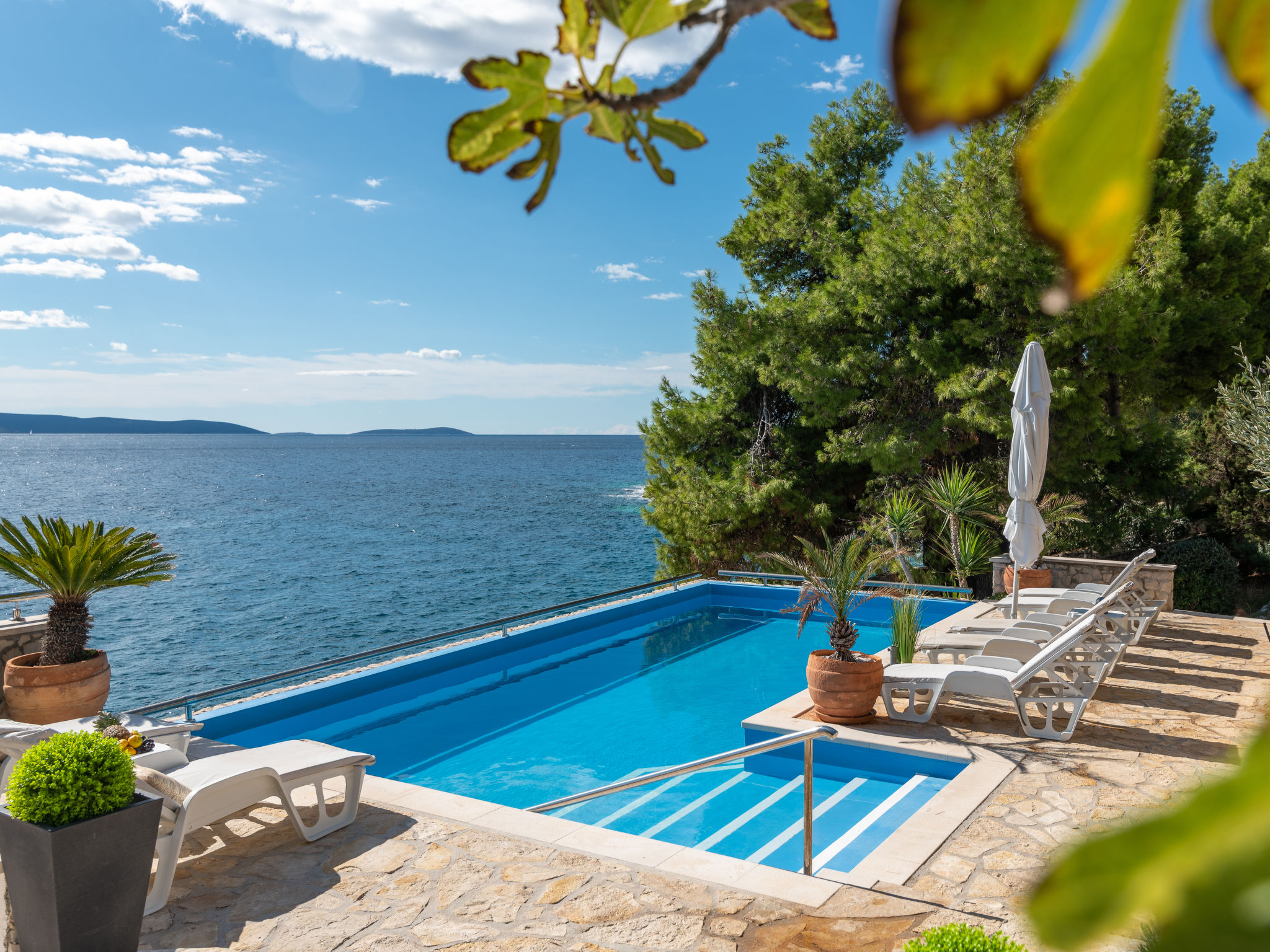 Villa Pinia: Direct aan zee bij Trogir met privézwembad en weids uitzicht - foto 15