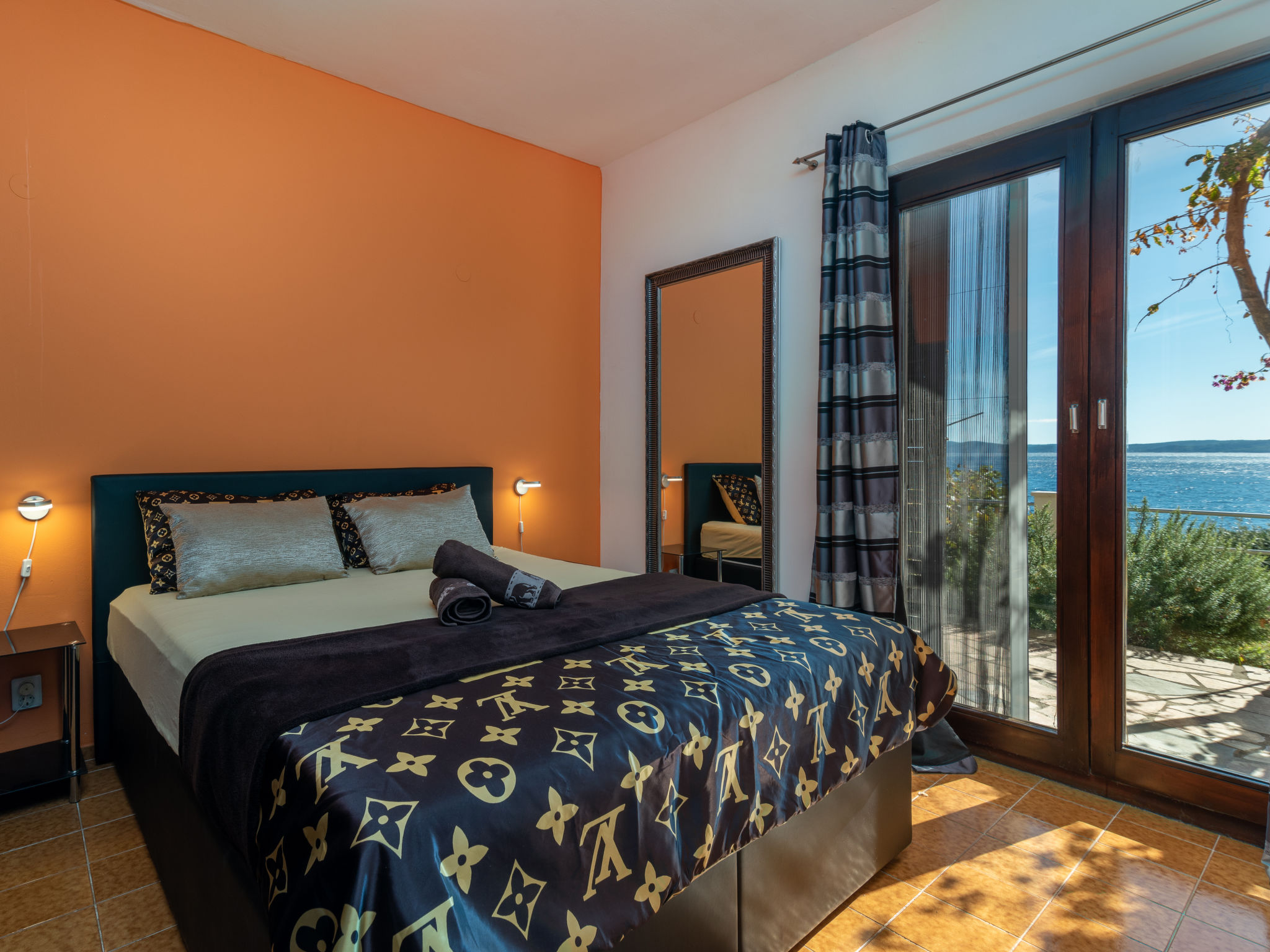 Villa Pinia: Direct aan zee bij Trogir met privézwembad en weids uitzicht - foto 6