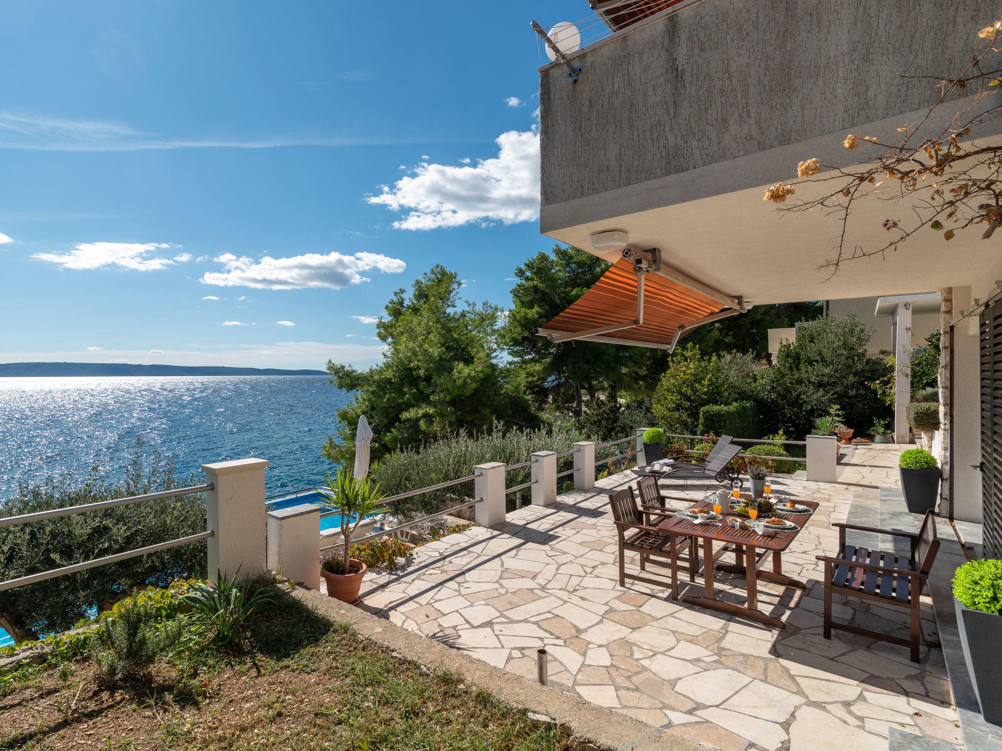 Villa Pinia: Direct aan zee bij Trogir met privézwembad en weids uitzicht - foto 8