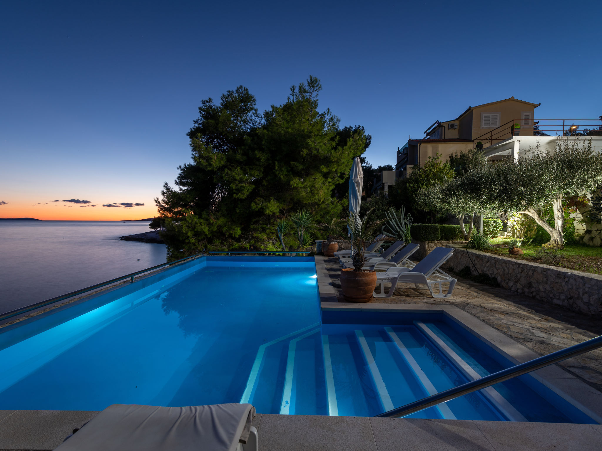 Villa Pinia: Direct aan zee bij Trogir met privézwembad en weids uitzicht - foto 16
