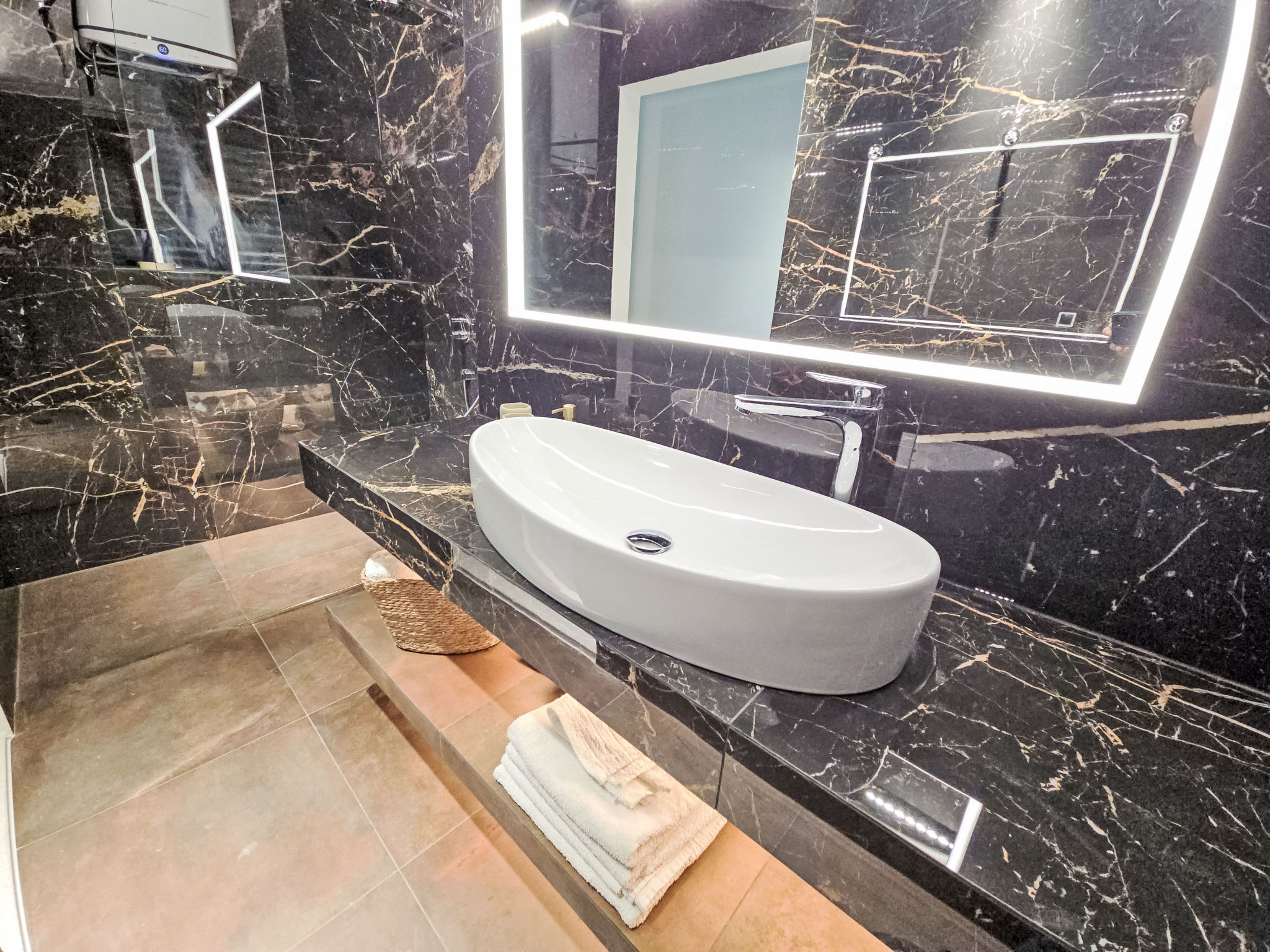 Villa Pinia — Bathroom / Wellness (2 of 27)