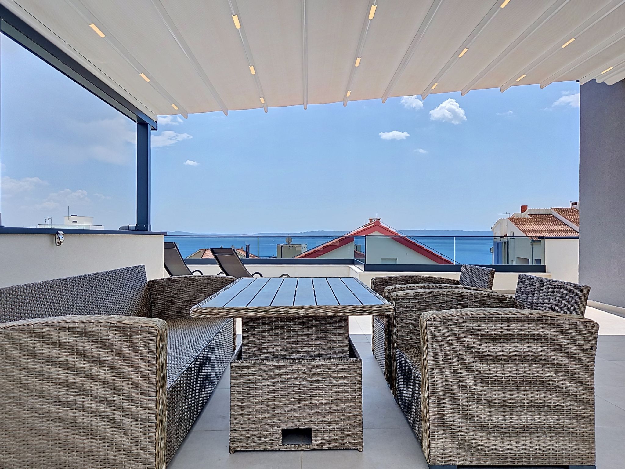 Sunny Terrace - Outside