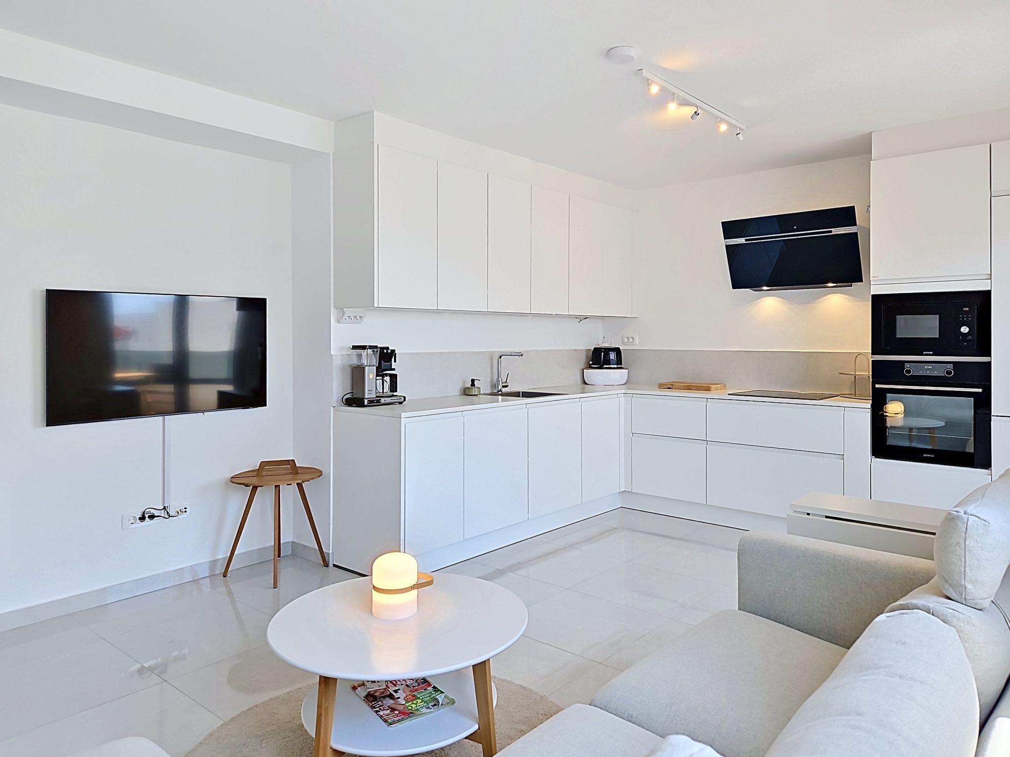 Sunny Terrace - Inside