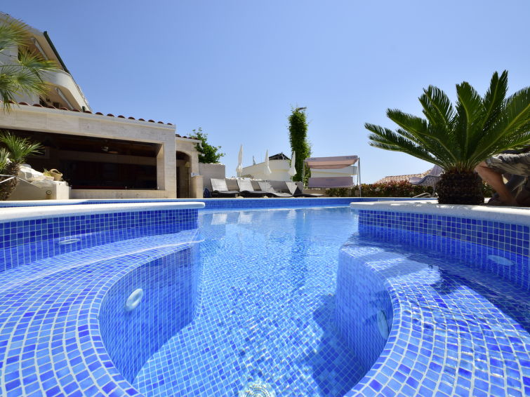 Search and Stay destination Okrug Gornji, Splitsko-dalmatinska županija - Croatia from AU$ 189. Villa Andjelka