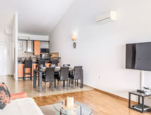 Mi Mara: Stijlvol appartement aan zee in Okrug Gornji, nabij Trogir - thumbnail 3