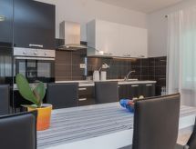 Sfeervol appartement met twee slaapkamers en weids uitzicht op zee - thumbnail 6