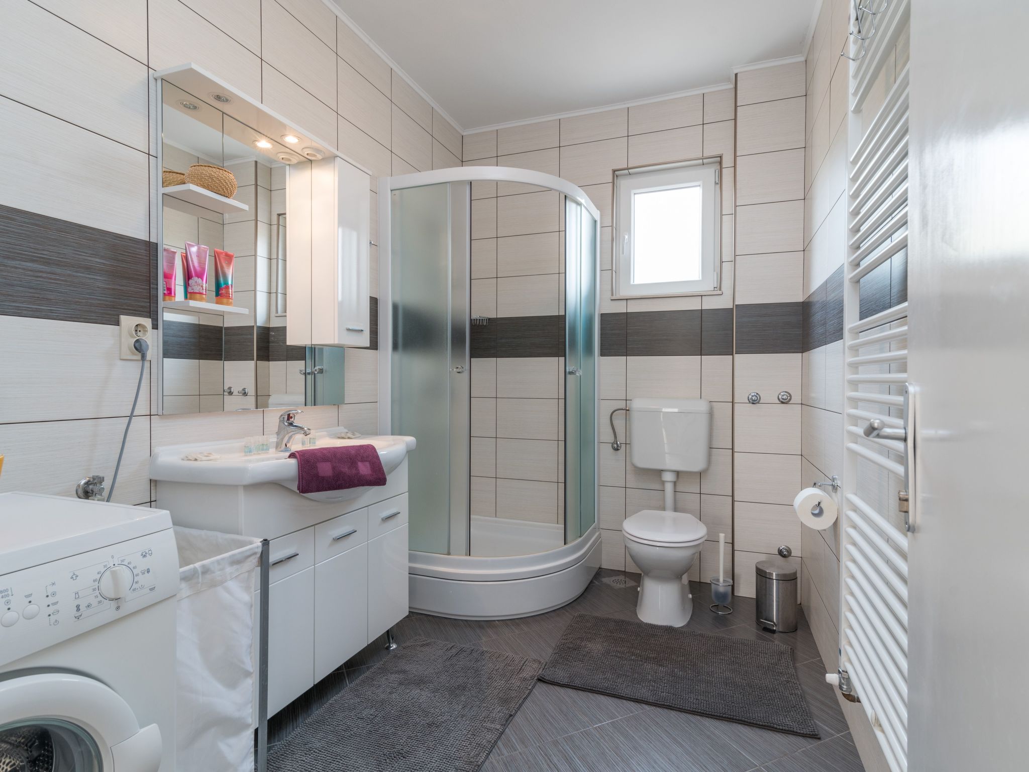 Apartment mit zwei Schlafzimmern und Meerblick-Image-tags.info