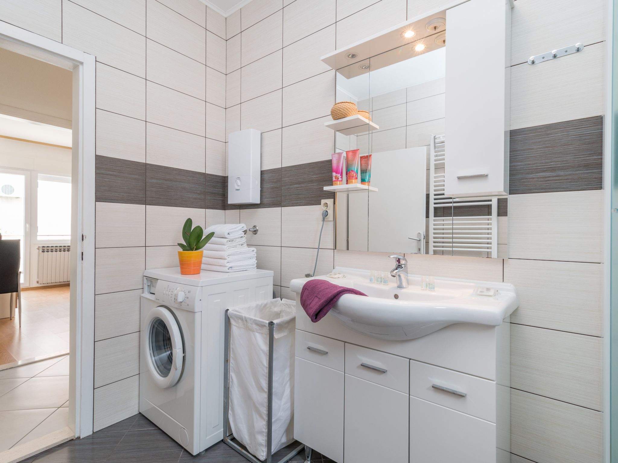 Apartment mit zwei Schlafzimmern und Meerblick-Image-tags.info