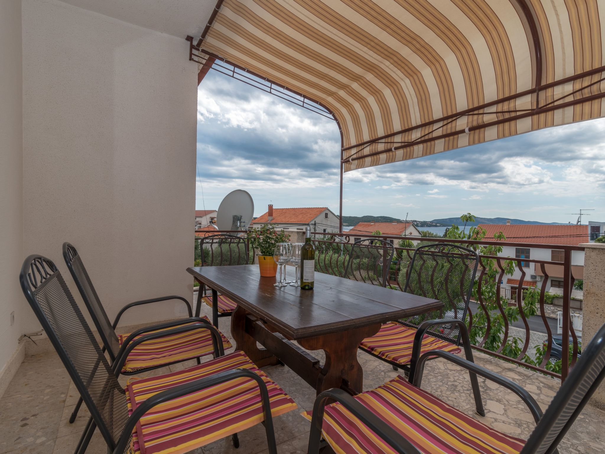 Apartment mit zwei Schlafzimmern und Meerblick-Image-tags.info