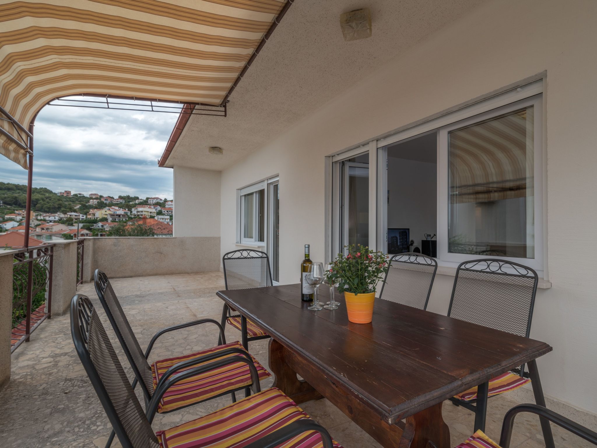 Apartment mit zwei Schlafzimmern und Meerblick-Image-tags.info