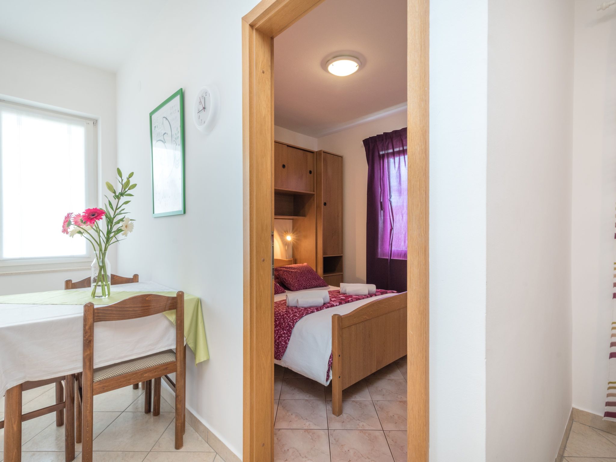 Voll ausgestattete Wohnung mit einem Schlafzimmer und Garten-Image-tags.info