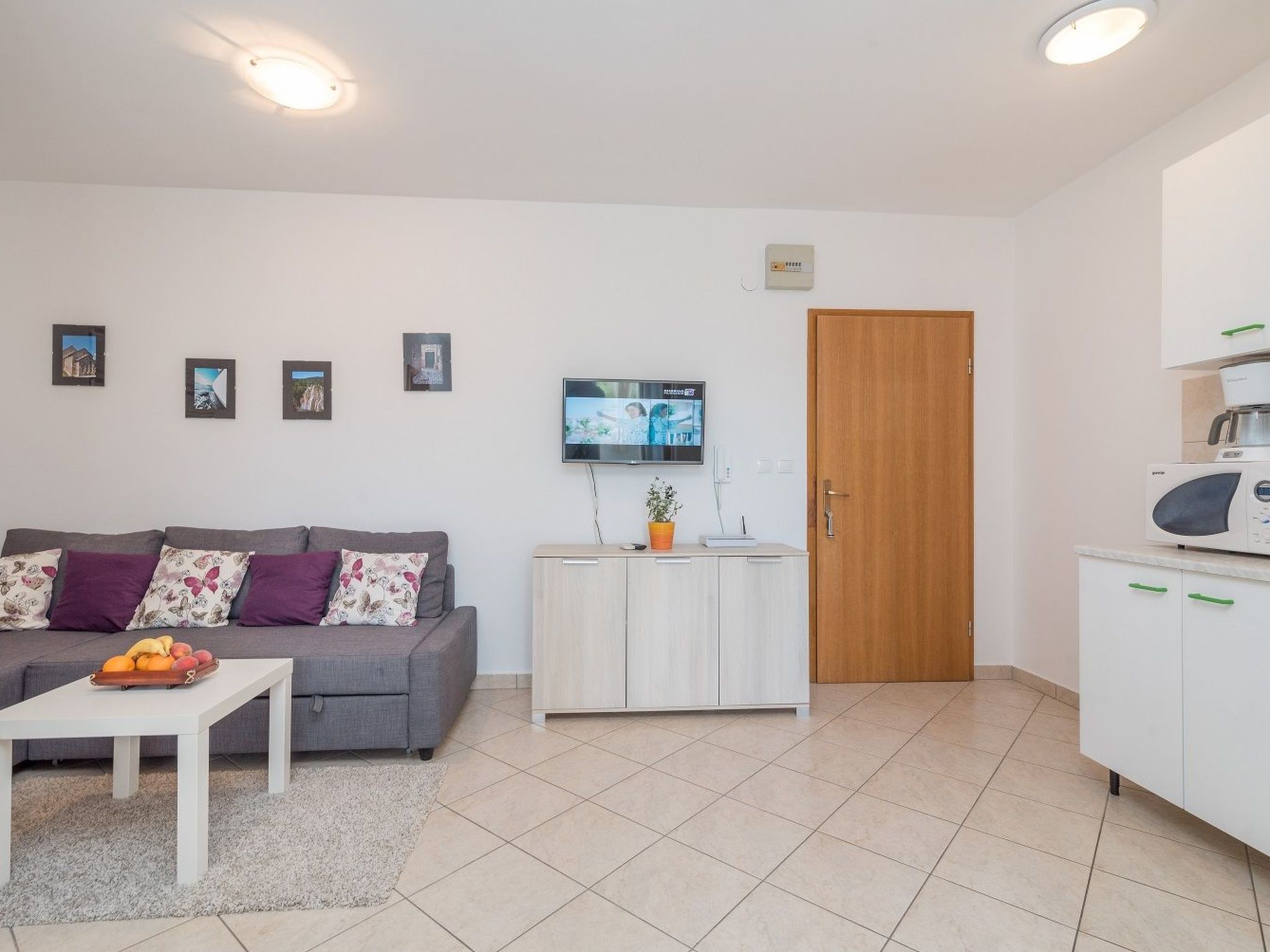 Voll ausgestattete Wohnung mit einem Schlafzimmer und Garten-Image-tags.info