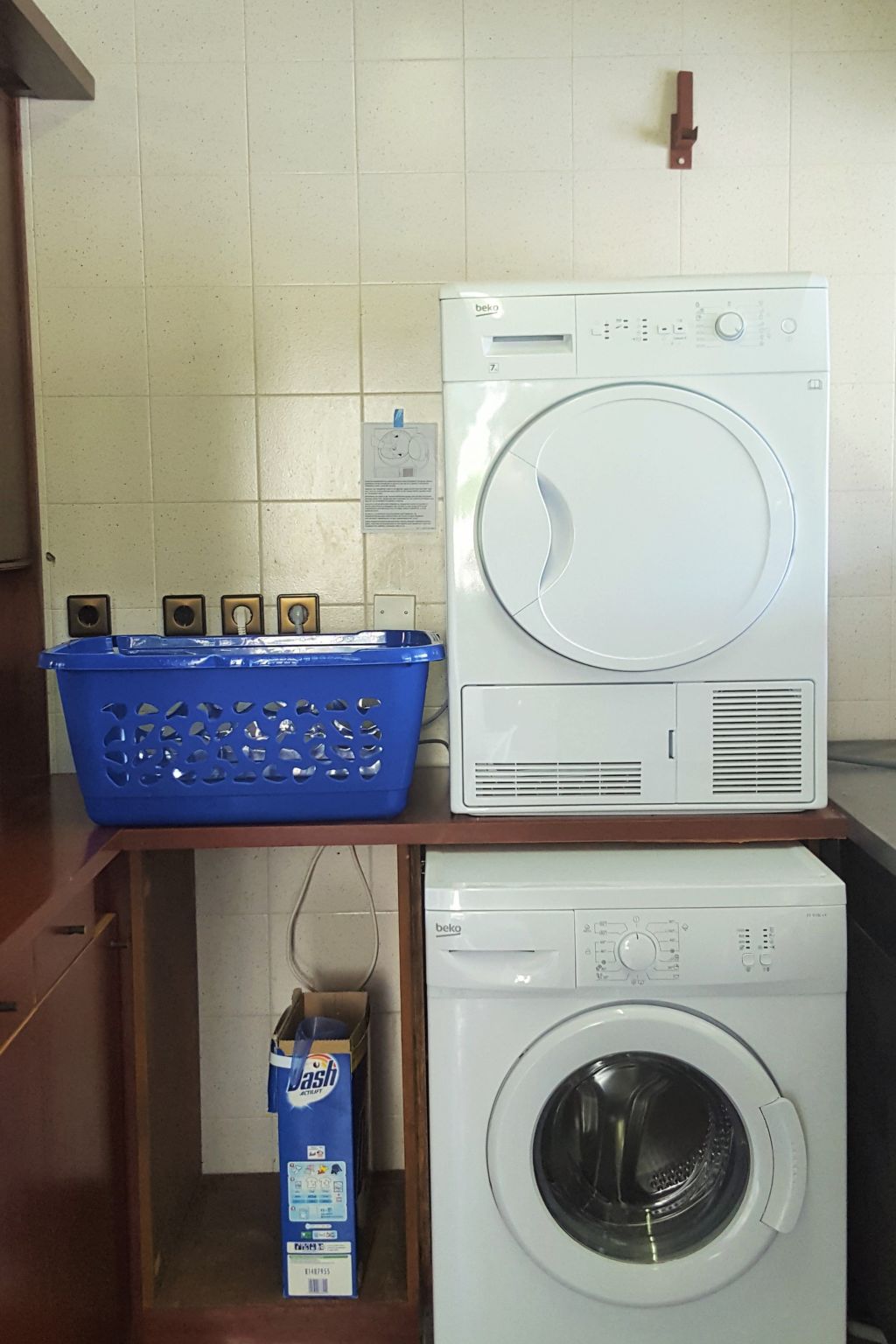 Voll ausgestattete Wohnung mit einem Schlafzimmer und Garten-Image-tags.info