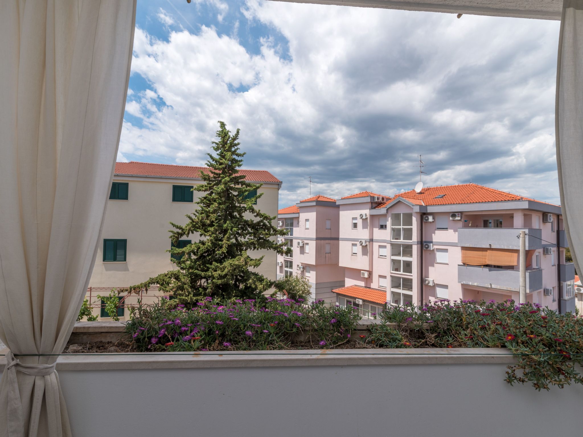 Apartment mit zwei Schlafzimmern und eigenem Balkon-Image-tags.info