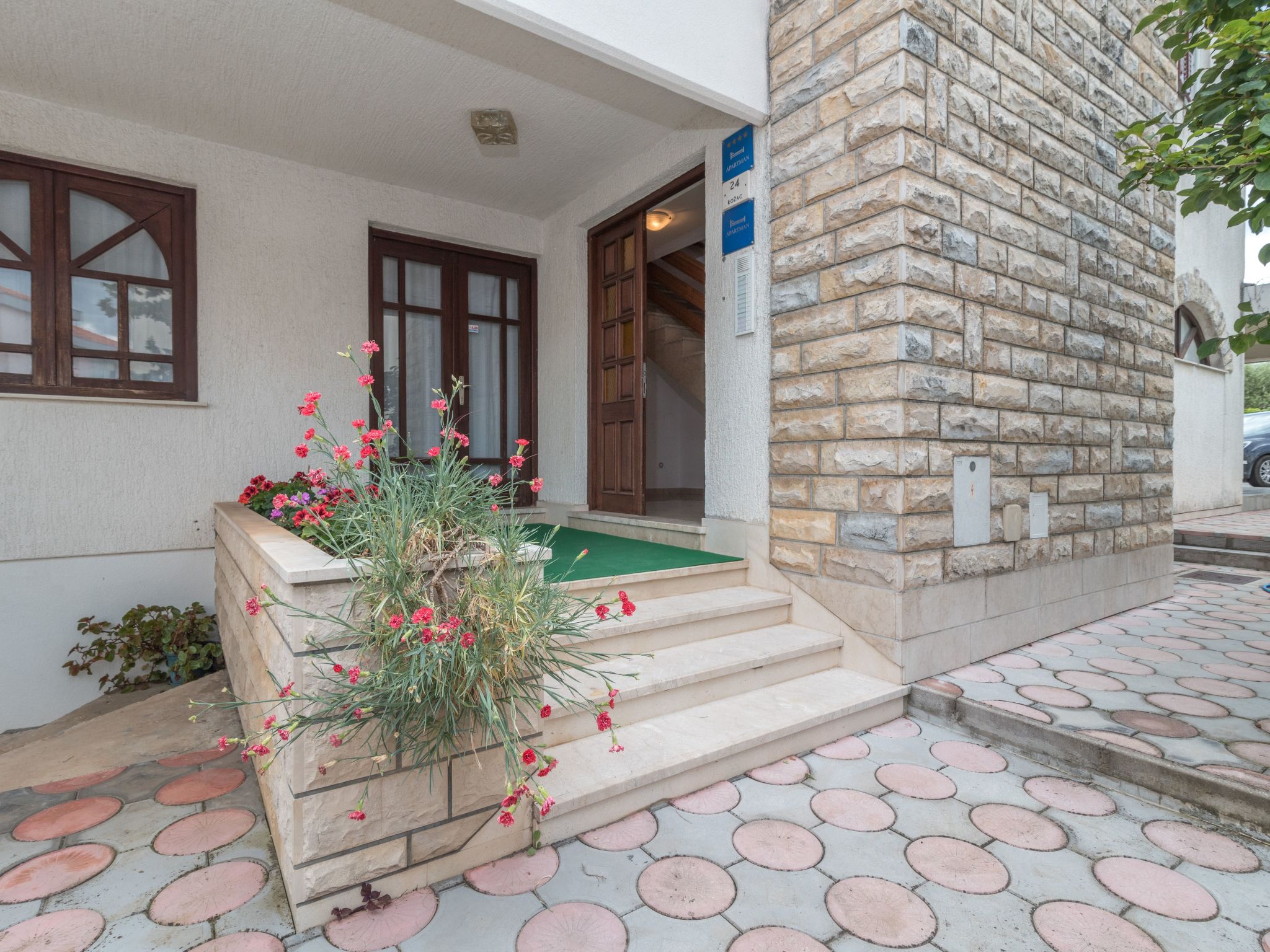 Apartment mit zwei Schlafzimmern und eigenem Balkon-Image-tags.info