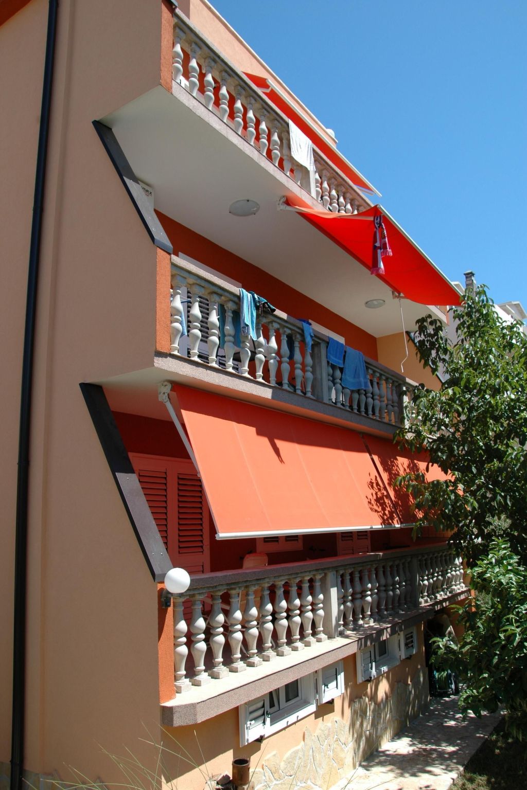 Villa Mediteran, kleine Ferienwohnung mit Balkon-Drinnen