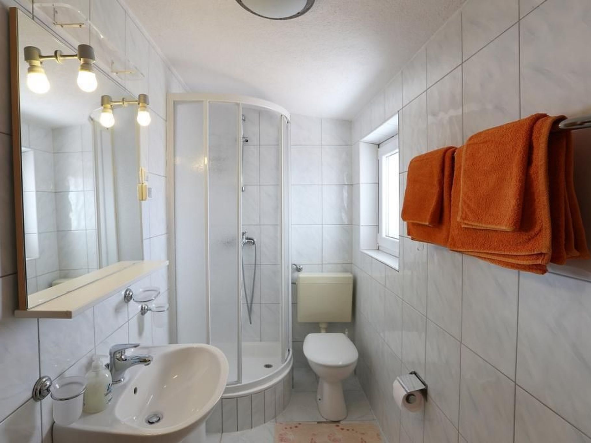 Villa Mediteran, kleine Ferienwohnung mit Terrasse-Drinnen