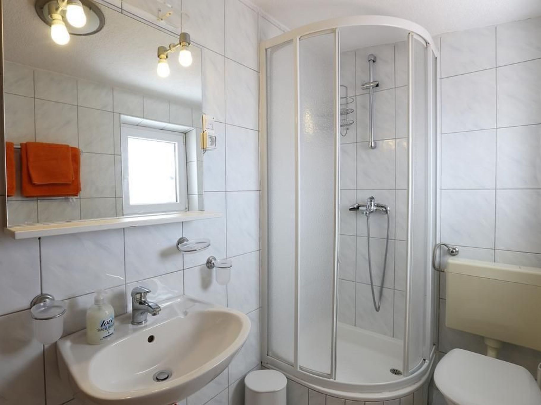 Villa Mediteran, kleine Ferienwohnung mit Terrasse-Drinnen