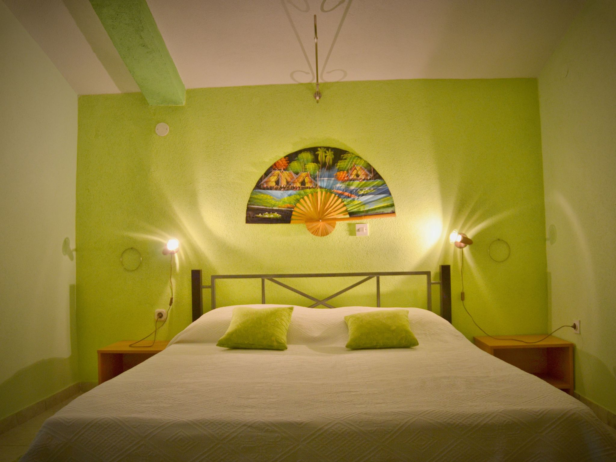 Mit Terrasse und Grill-Dedans