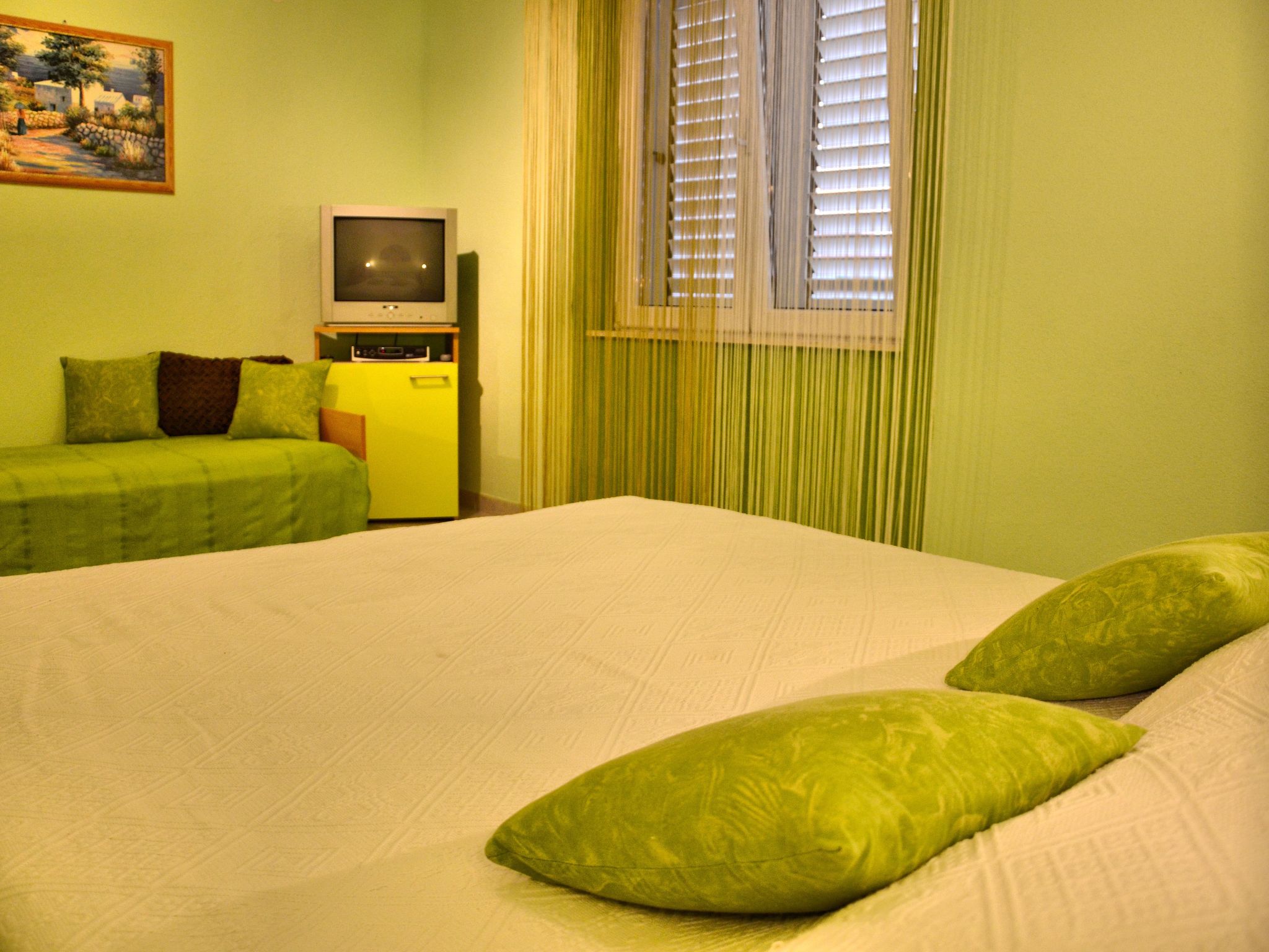 Mit Terrasse und Grill-Dedans