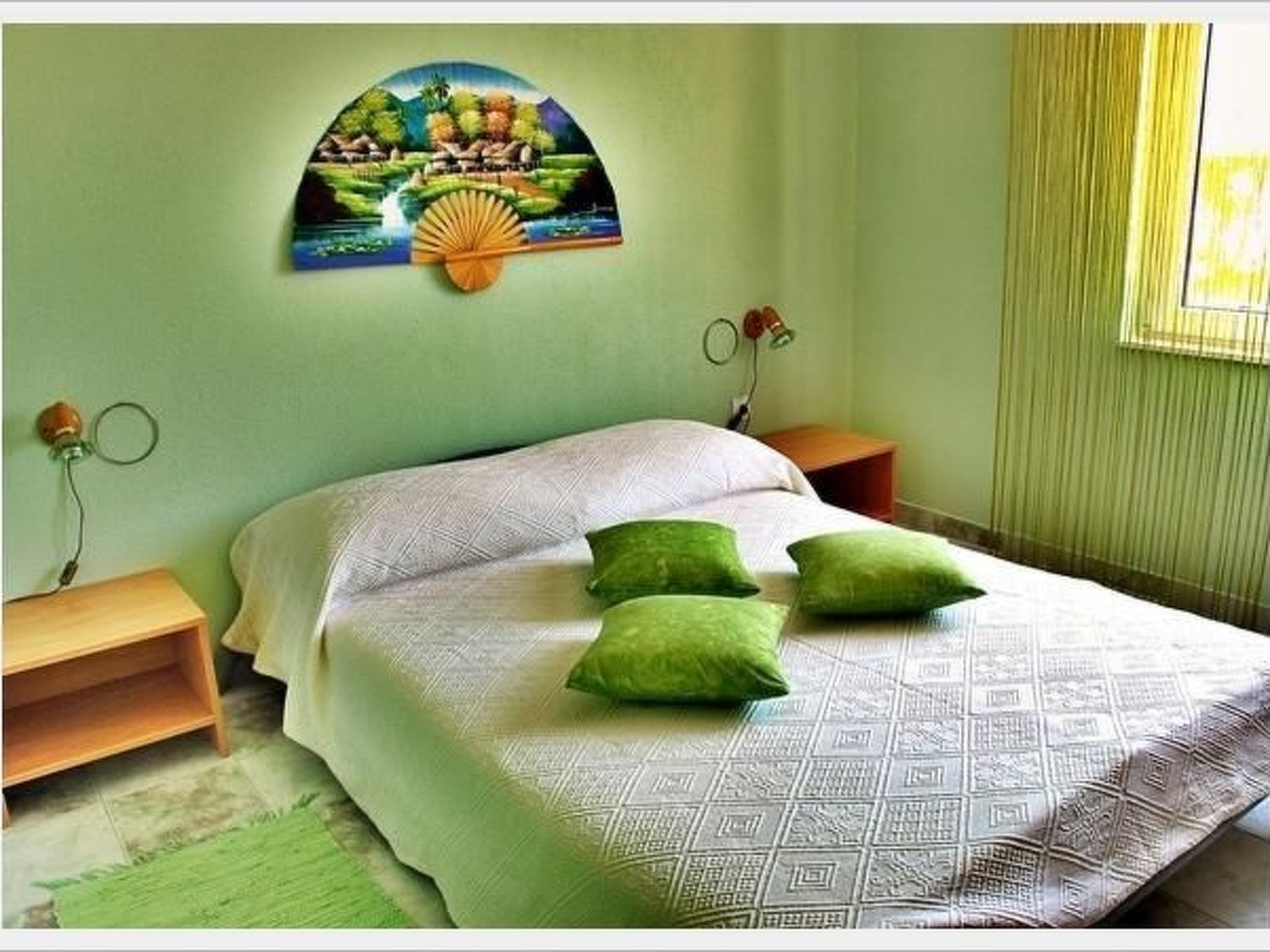 Mit Terrasse und Grill-Dedans