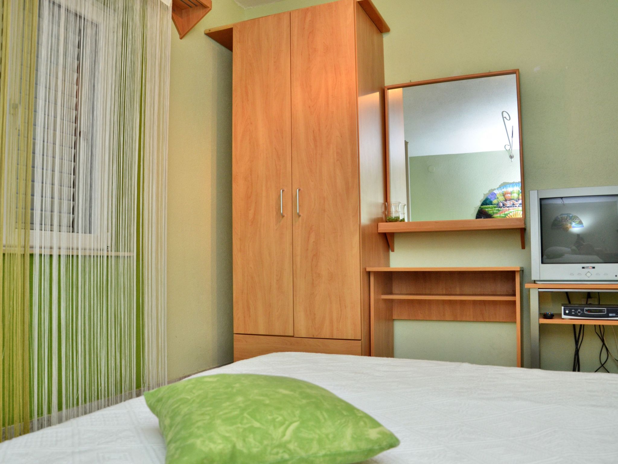 Mit Terrasse und Grill-Dedans