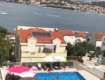 Appartment für 2 Personen mit Pool, Okrug Gornji