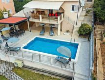 Villa Urban in Trogir: Privé verwarmd zwembad voor 14 personen - thumbnail 1