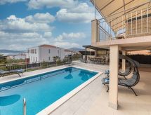 Villa Urban in Trogir: Privé verwarmd zwembad voor 14 personen - thumbnail 3