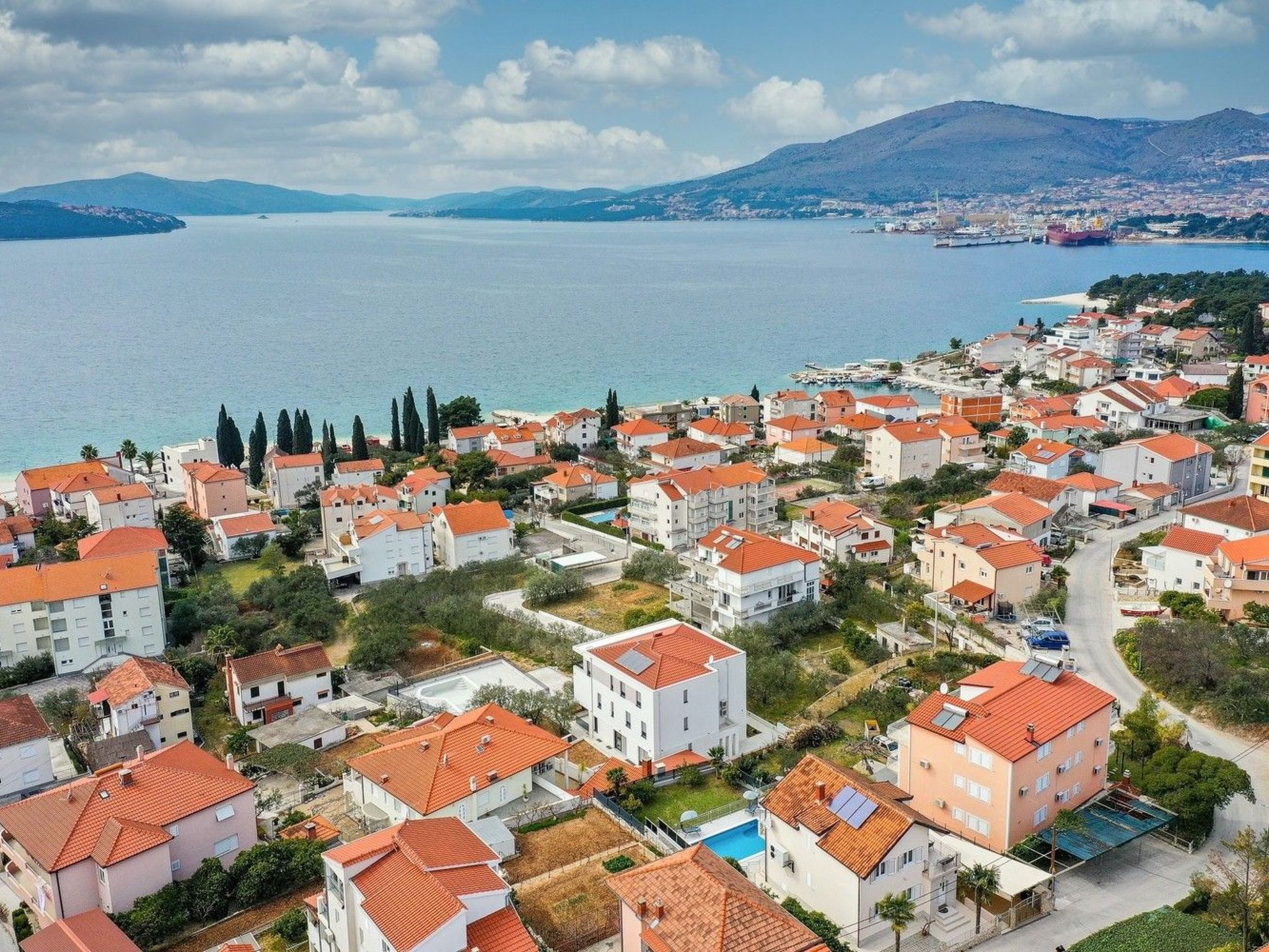 Villa Urban in Trogir mit privatem beheiztem Pool-Binnen