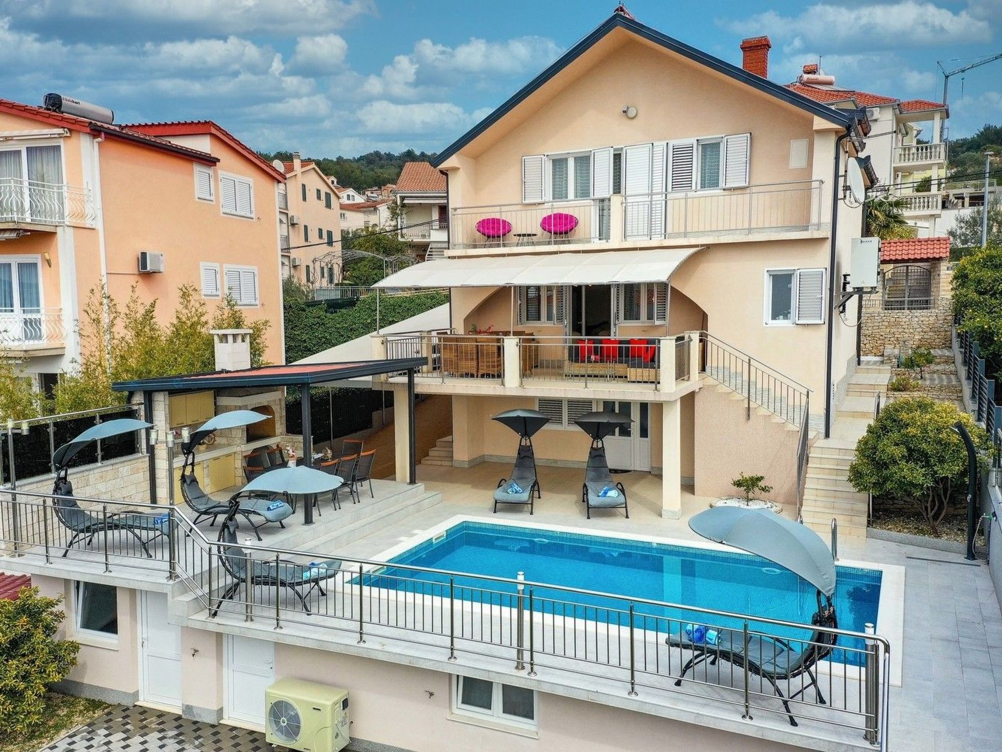 Villa Urban in Trogir mit privatem beheiztem Pool-Binnen