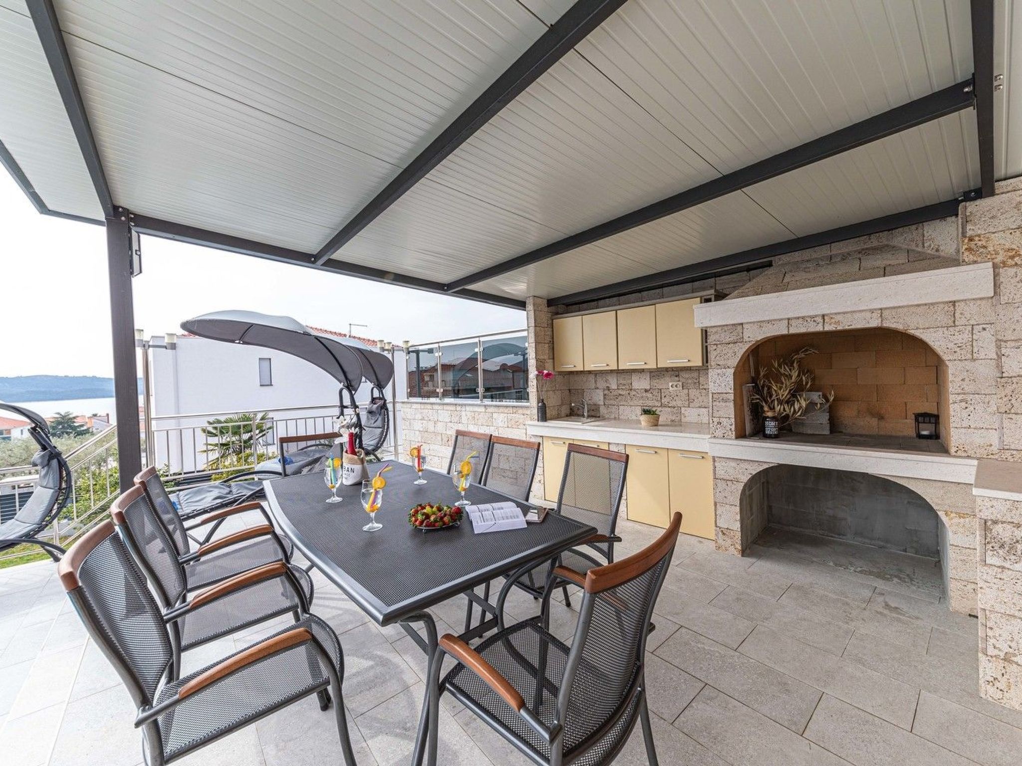 Villa Urban in Trogir mit privatem beheiztem Pool-Binnen