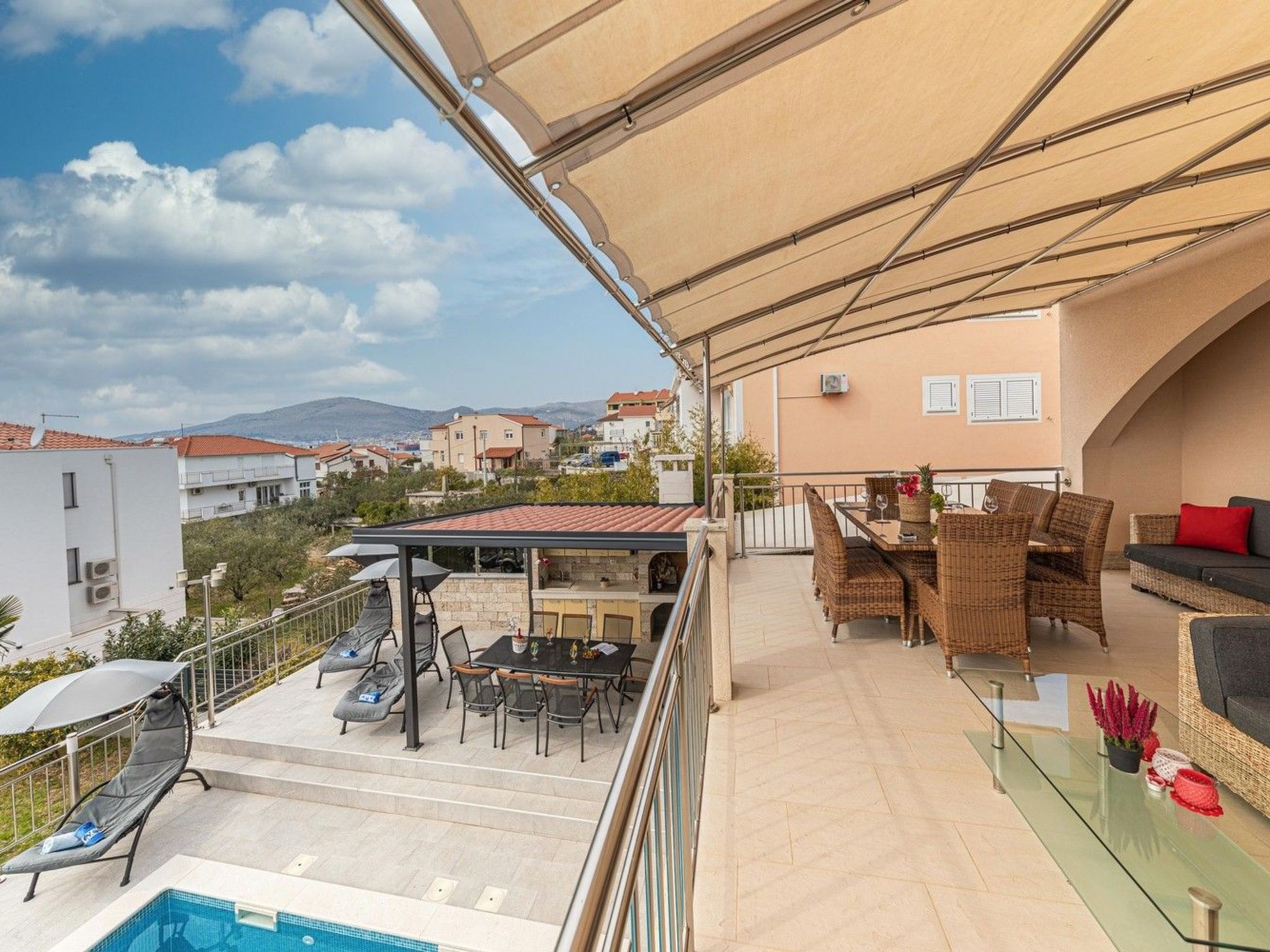 Villa Urban in Trogir mit privatem beheiztem Pool-Binnen