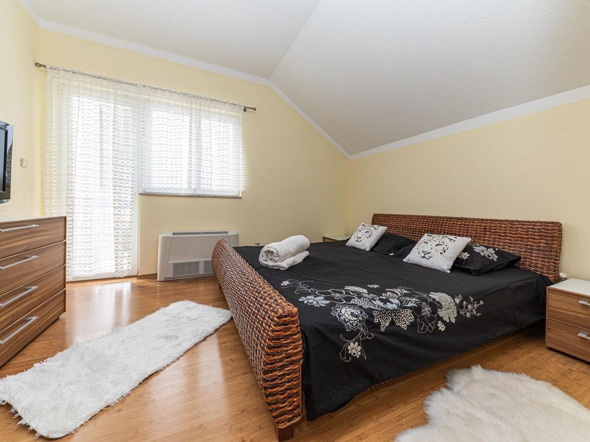 Villa Urban in Trogir mit privatem beheiztem Pool-Binnen