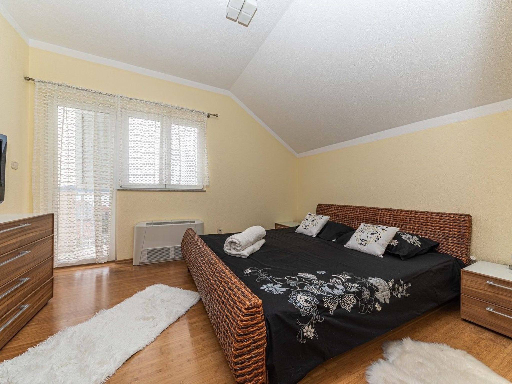 Villa Urban in Trogir mit privatem beheiztem Pool-Binnen