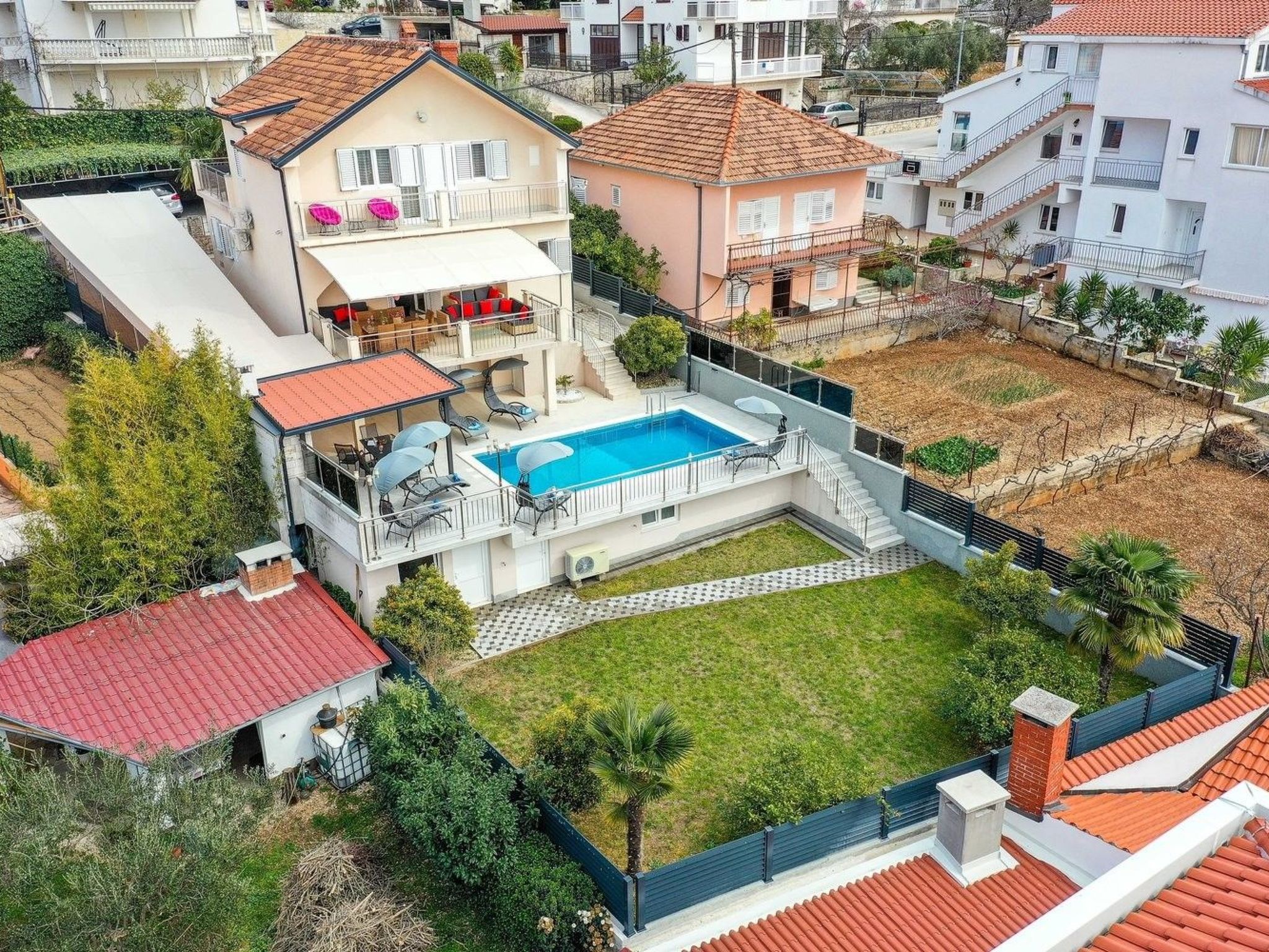 Villa Urban in Trogir mit privatem beheiztem Pool-Binnen