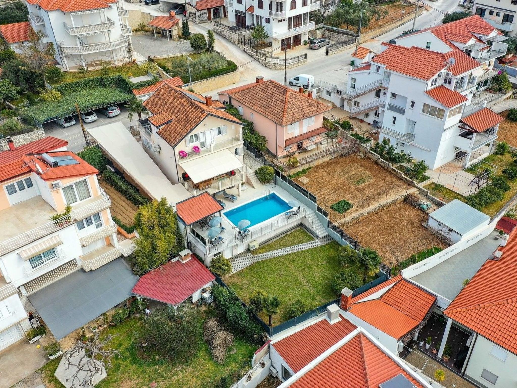 Villa Urban in Trogir: Privé verwarmd zwembad voor 14 personen - foto 37