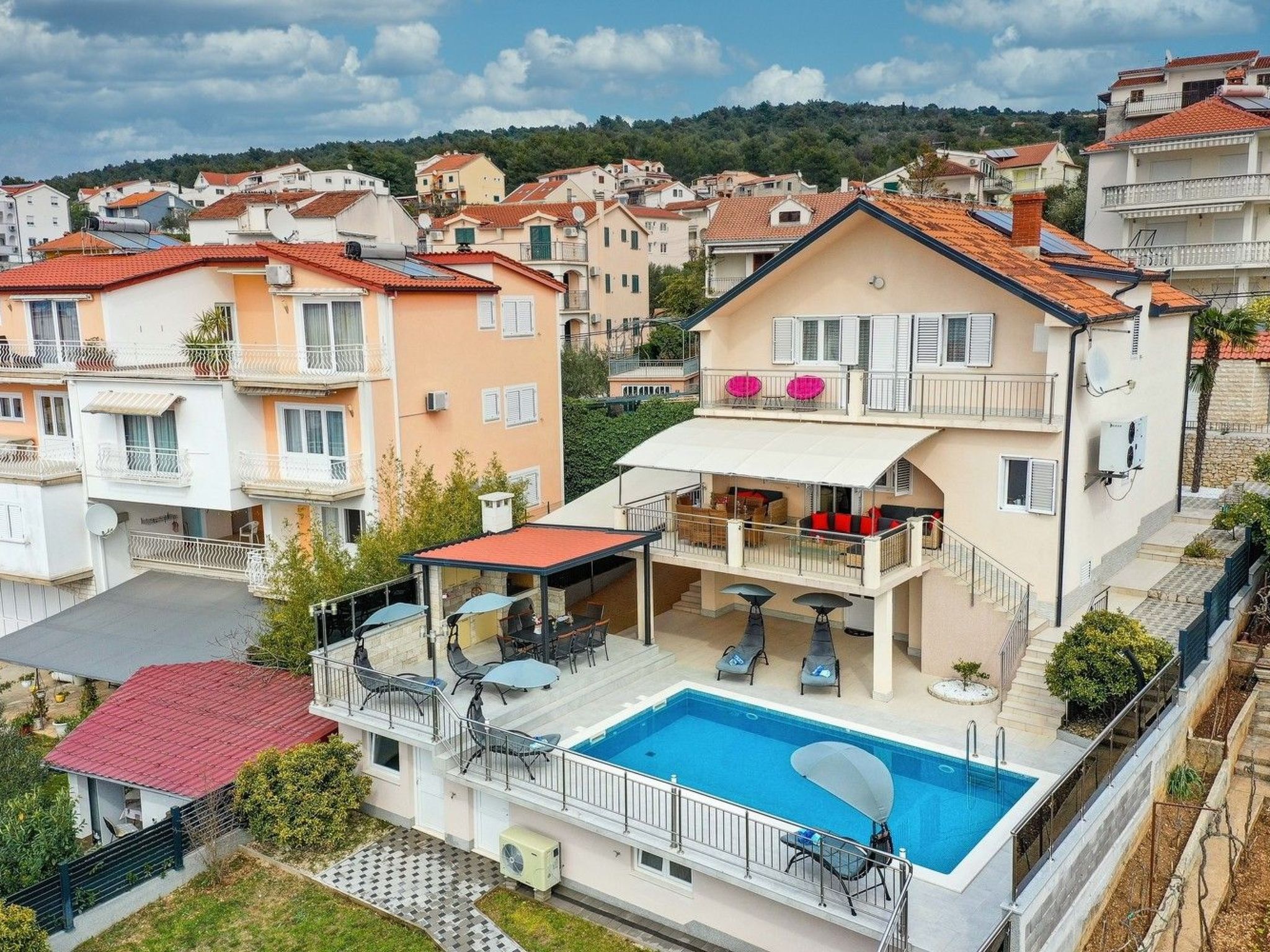 Villa Urban in Trogir: Privé verwarmd zwembad voor 14 personen - foto 39