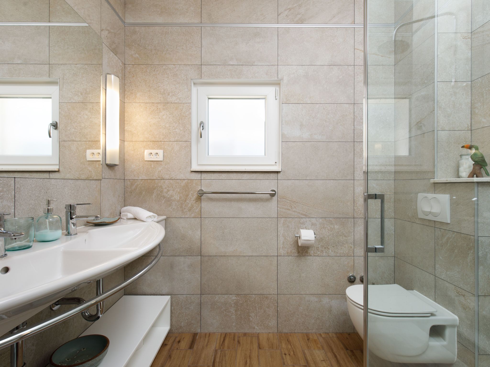 "Villa Anadea" mit Whirlpool-Drinnen