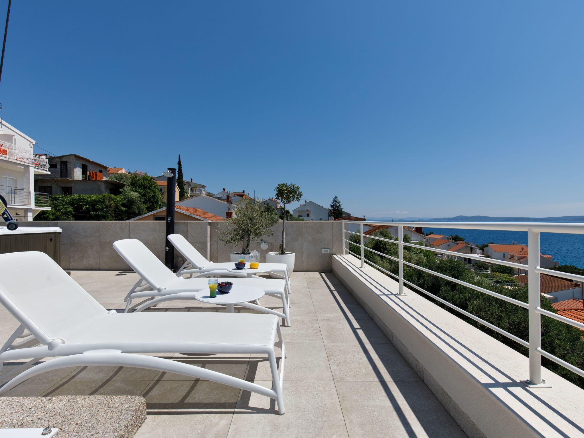 "Villa Anadea" mit Whirlpool-Drinnen