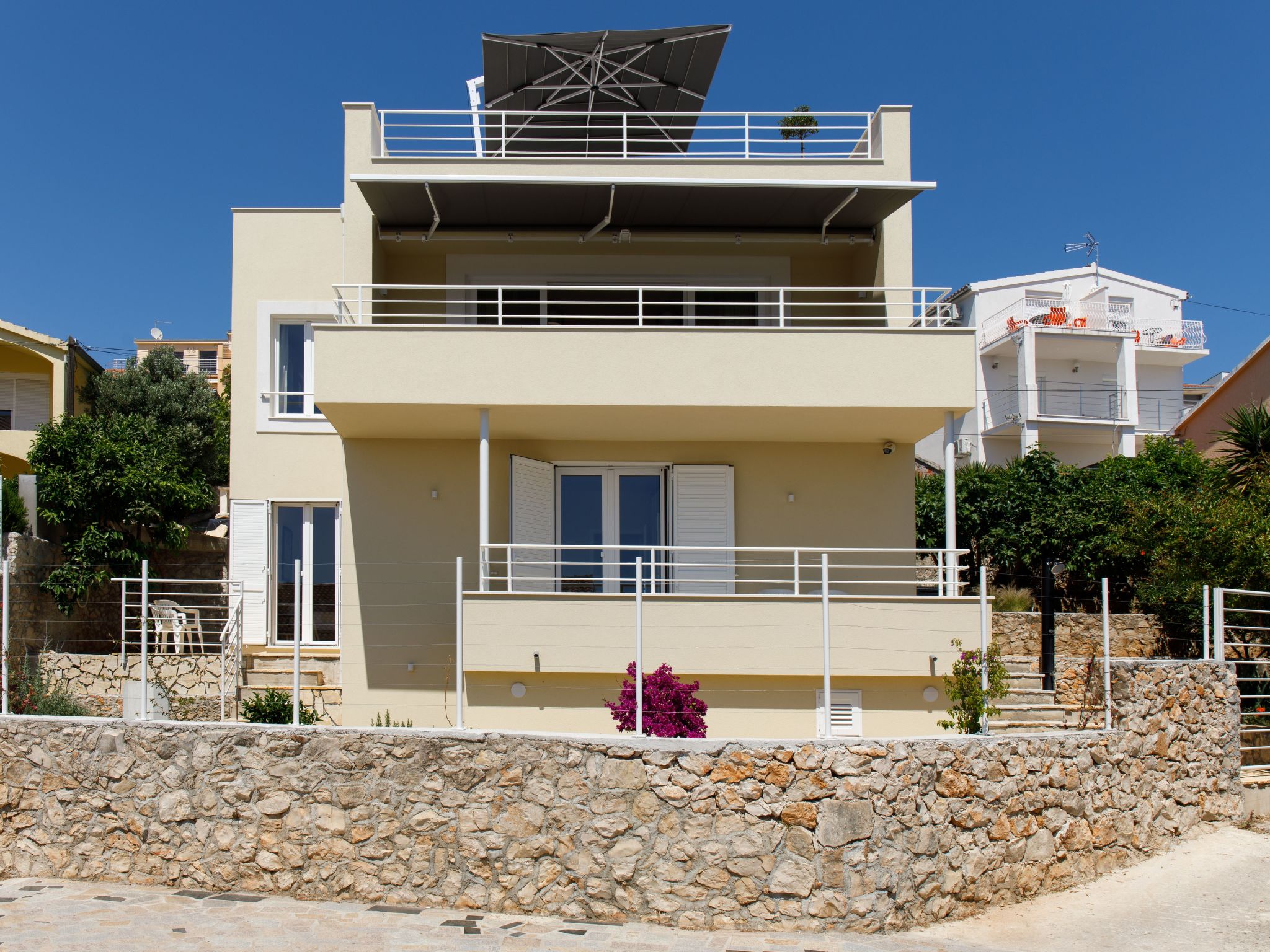 "Villa Anadea" mit Whirlpool-Drinnen