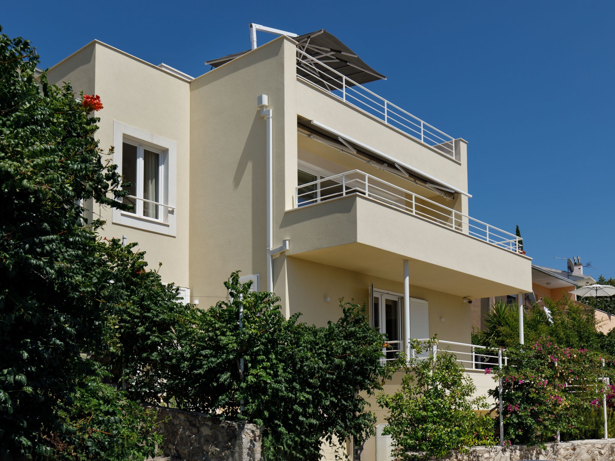 "Villa Anadea" mit Whirlpool-Drinnen