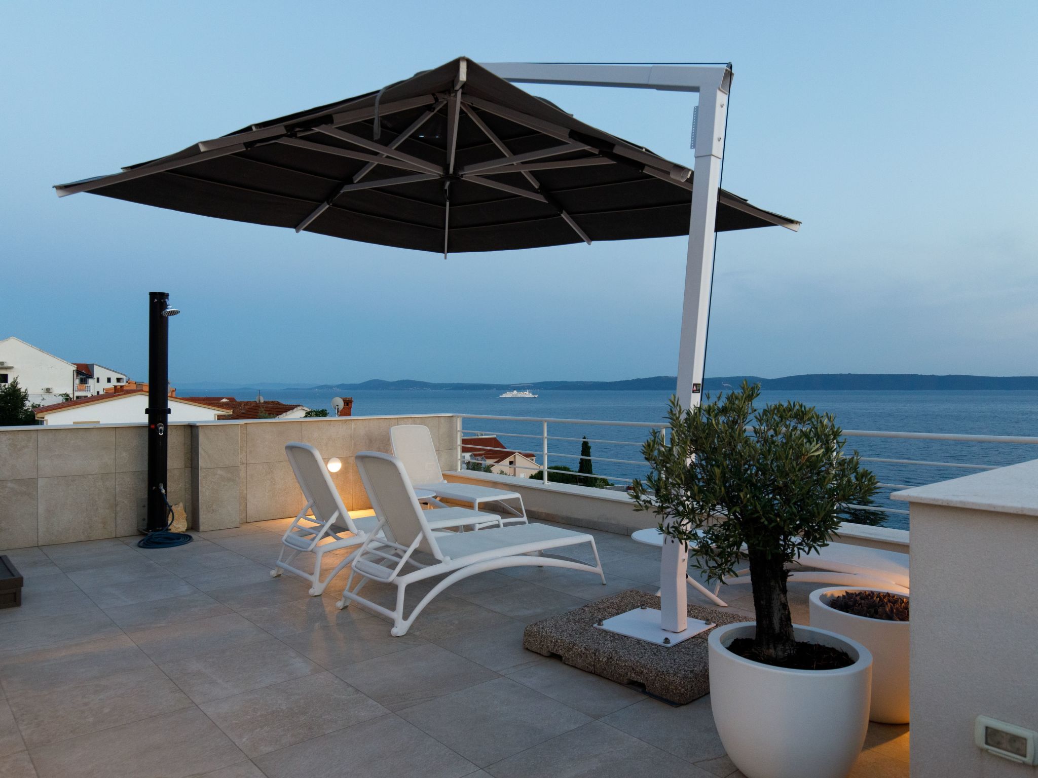 "Villa Anadea" mit Whirlpool-Drinnen