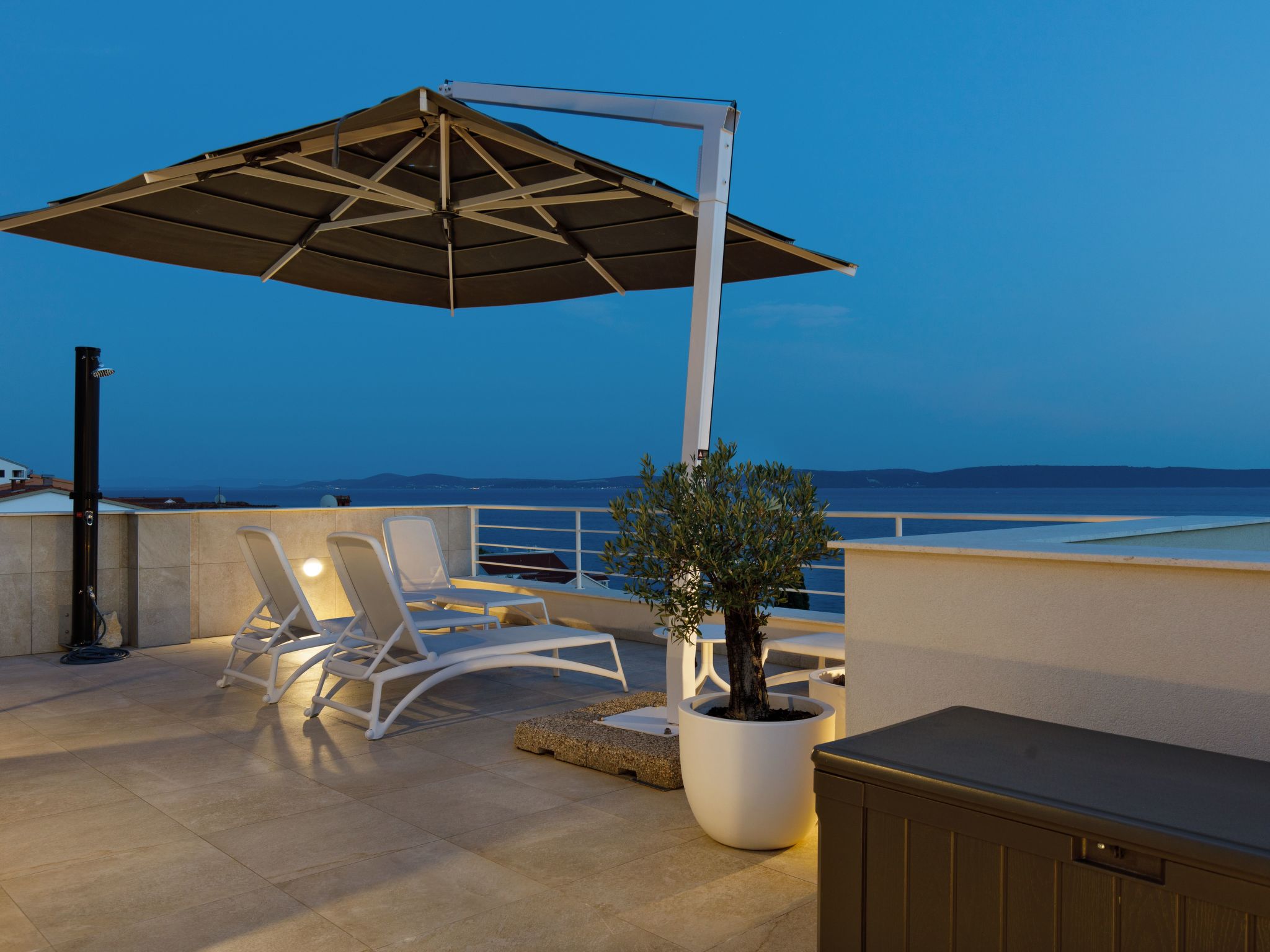 "Villa Anadea" mit Whirlpool-Drinnen