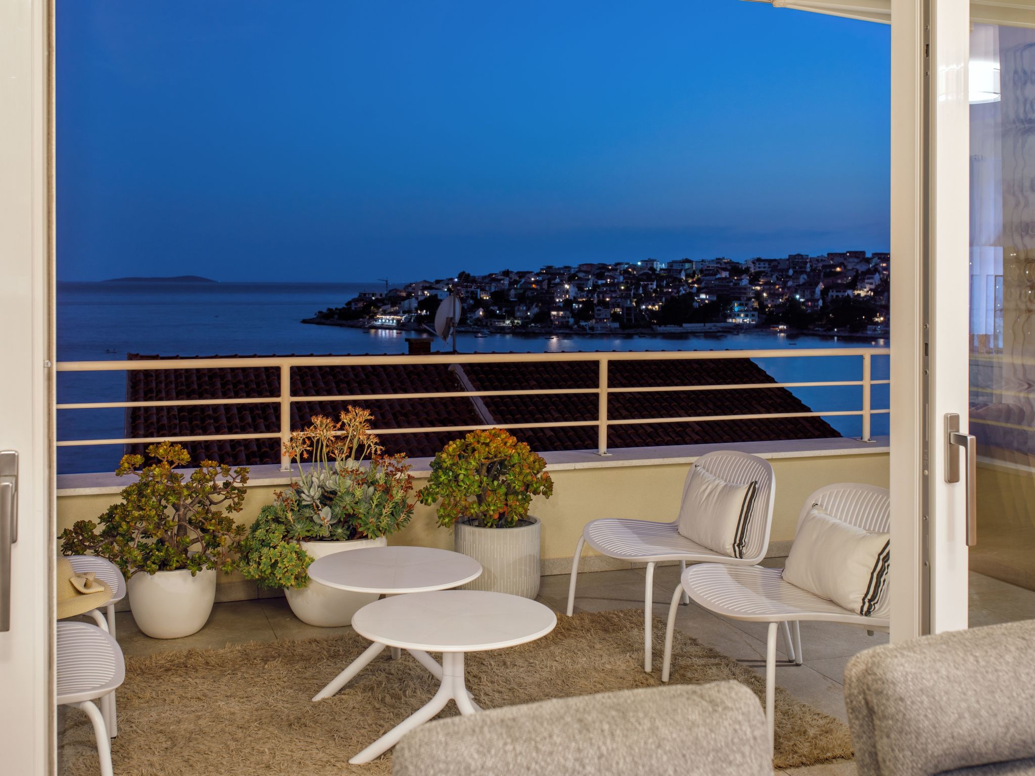 "Villa Anadea" mit Whirlpool-Drinnen