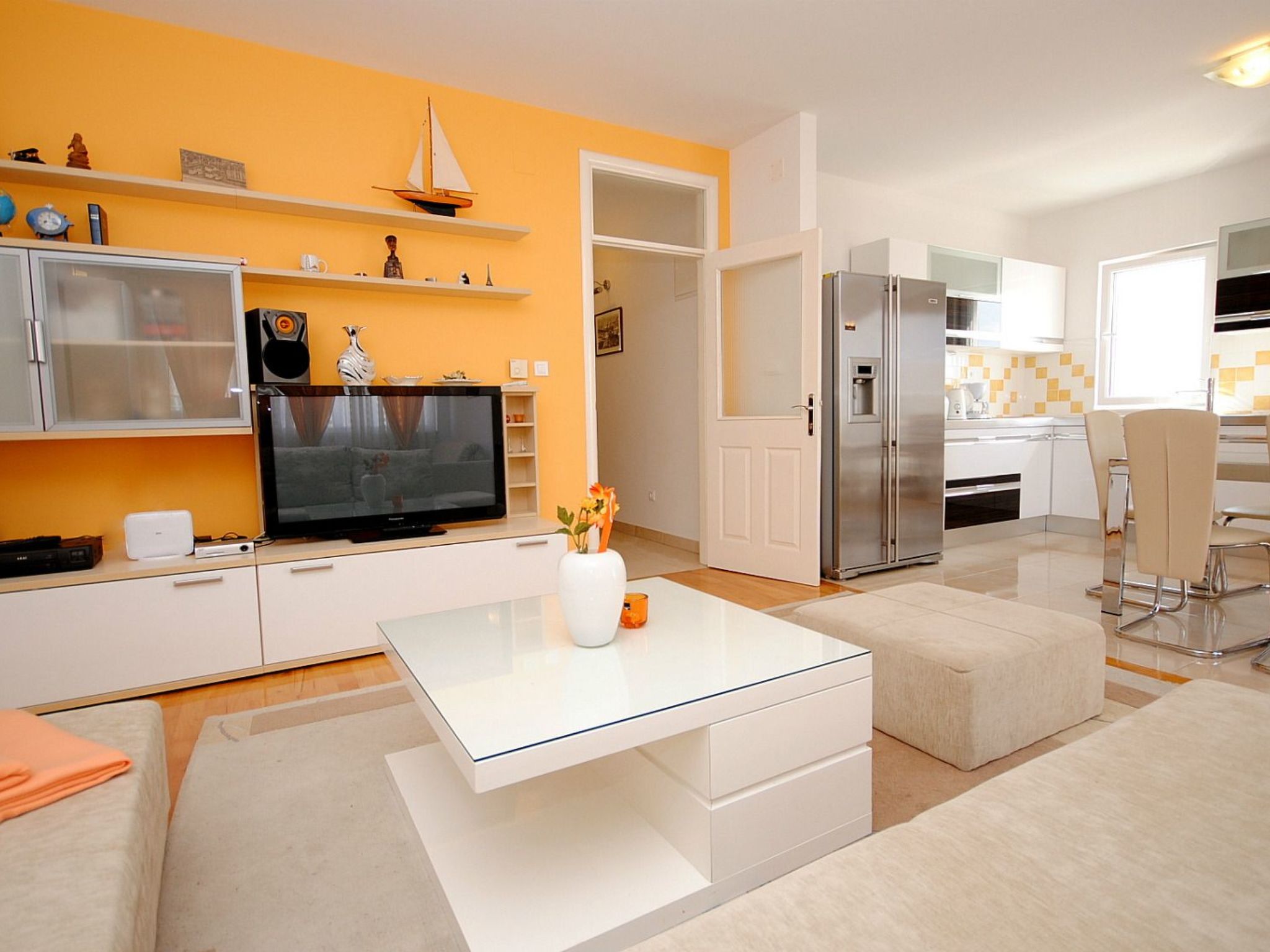 Geräumige Wohnung in erster Reihe zum Strand in Okrug