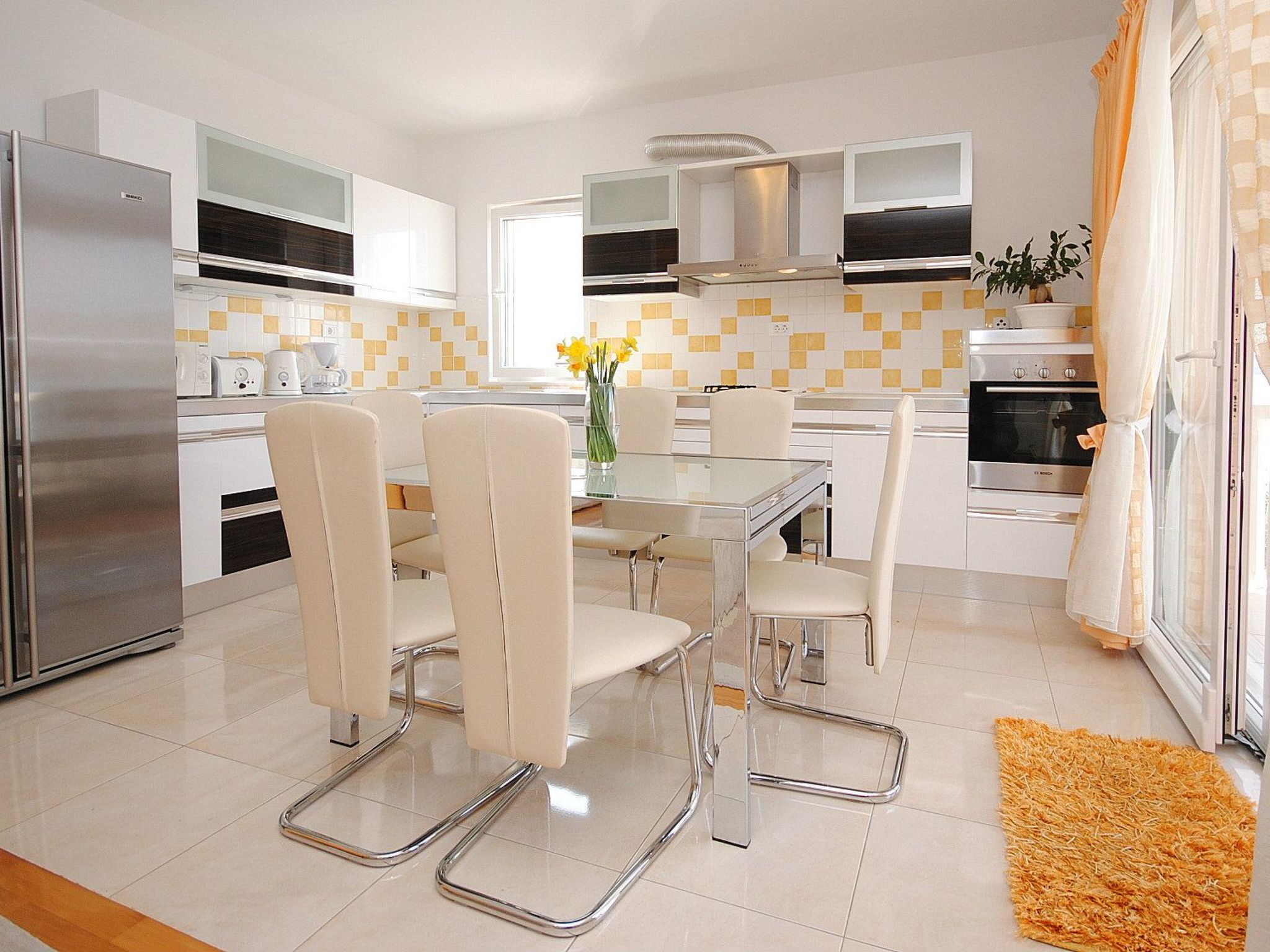 Geräumige Wohnung in erster Reihe zum Strand in Okrug-Image-tags.info