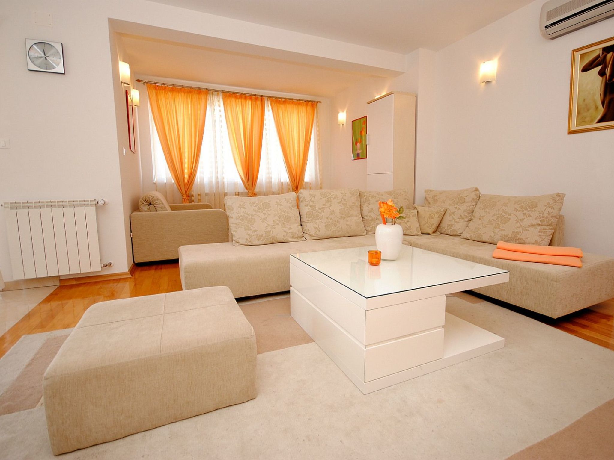 Geräumige Wohnung in erster Reihe zum Strand in Okrug-Image-tags.info