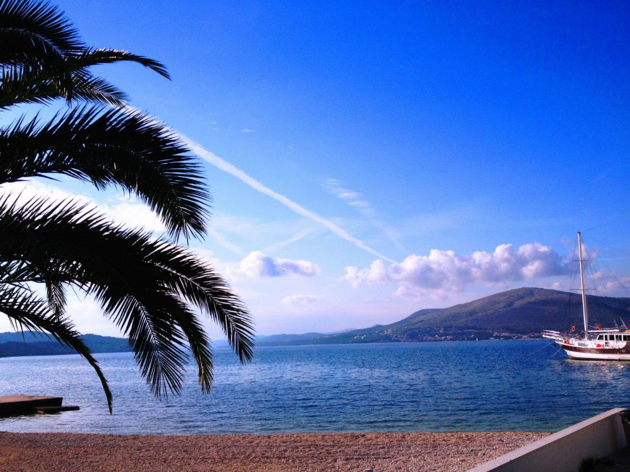 Geräumige Wohnung in erster Reihe zum Strand in Okrug-Draußen